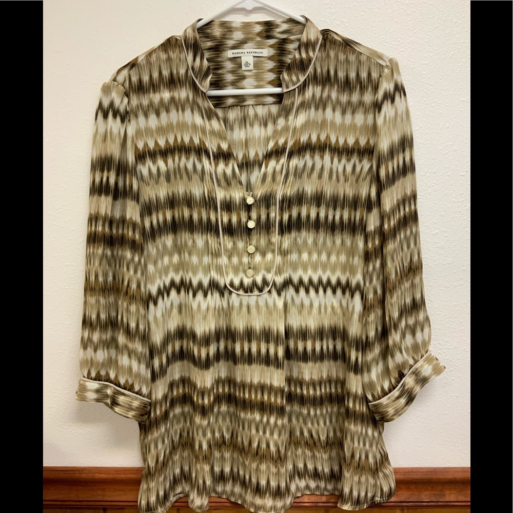 Banana Republic Blouse. EUC